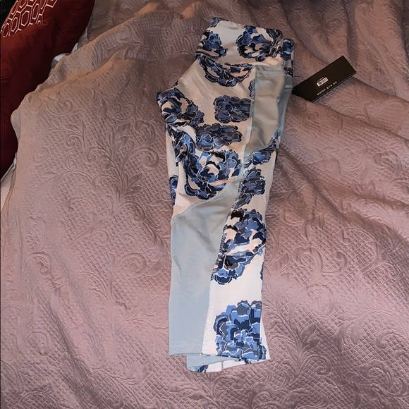 LEGGINGS - Picture 2 of 2